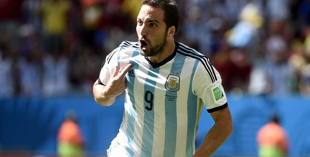 Gonzalo Higua&iacute;n: a great sports career condemned by some mistakes