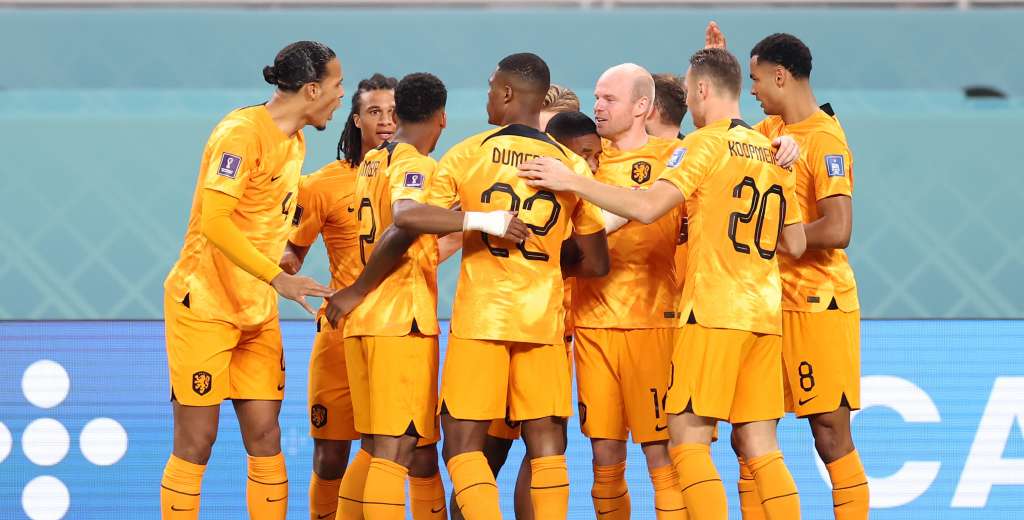 Países Bajos le ganó 2 a 0 a Qatar y quedó primero en el grupo A