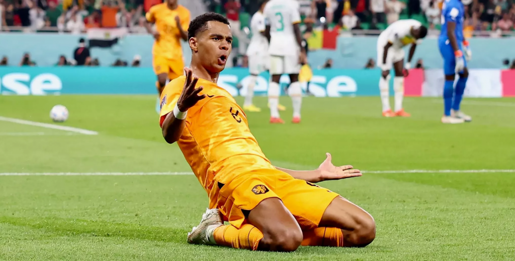 Presente y futuro: Cody Gakpo de Pa&iacute;ses Bajos alcanz&oacute; a Johan Cruyff