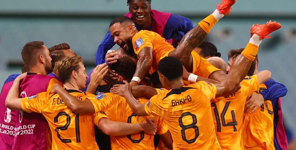 En un partidazo, Pa&iacute;ses Bajos le gan&oacute; 3-1 a Estados Unidos y pas&oacute; a cuartos de final