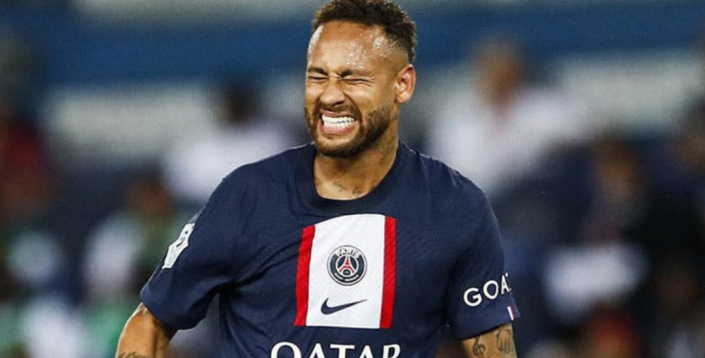 Menos póquer y más profesionalismo: se lesionó Neymar