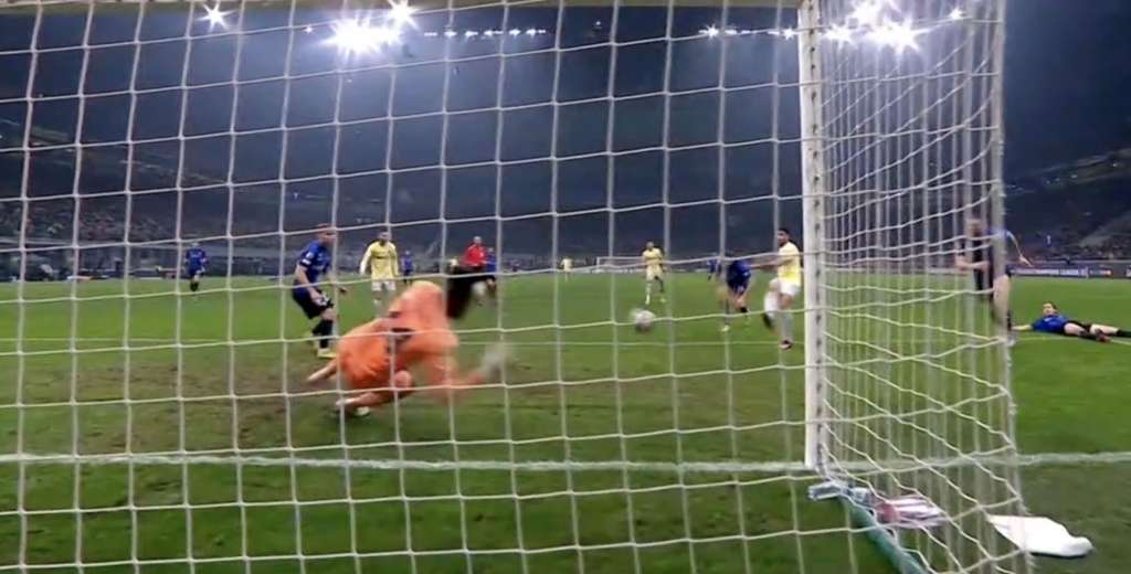 Impresionante: a Onana lo fusilaron dos veces y las tapó las dos