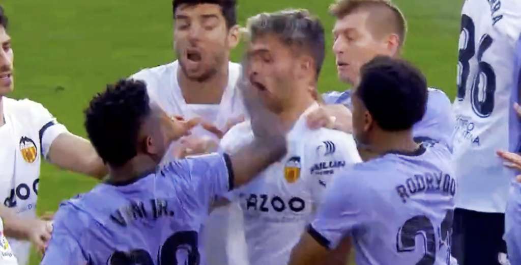 Otra de Vinicius: le pegó con todo a un rival y lo echaron