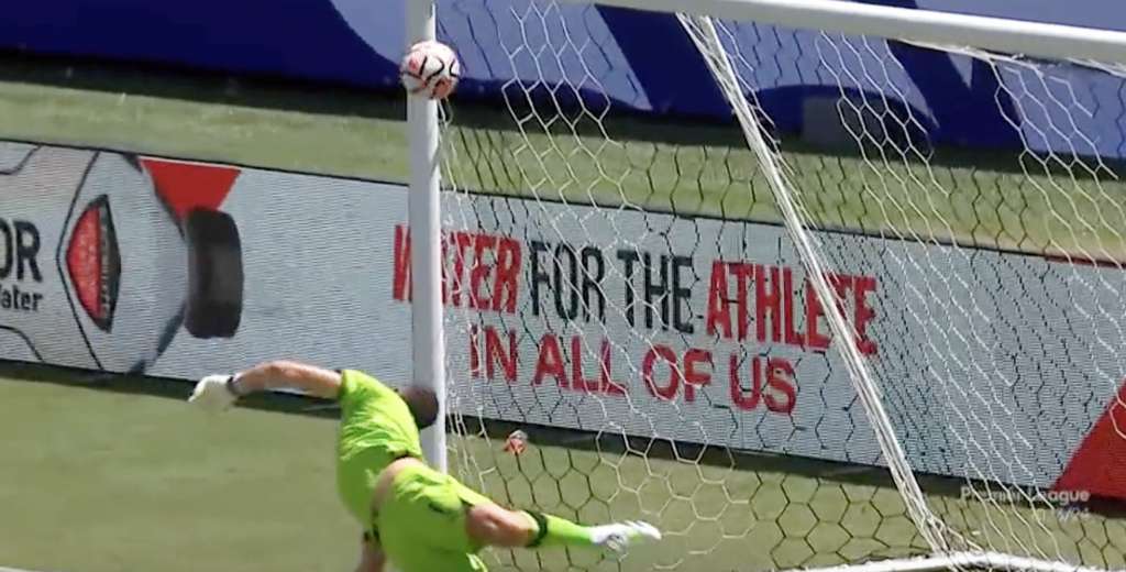 &iexcl;Qu&eacute; golazo le metieron al Dibu Mart&iacute;nez! Impresionante gol an &aacute;ngulo