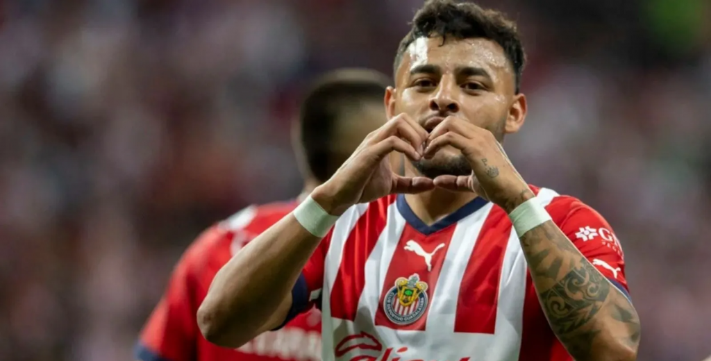 Alexis Vega finalmente rompi&oacute; el silencio: &iquest;Qu&eacute; dijo el pol&eacute;mico delantero de Chivas?