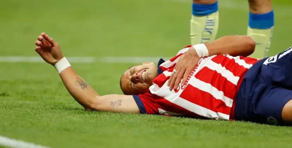 La m&aacute;xima figura de Chivas no aparece y crece la pol&eacute;mica: &iquest;Qu&eacute; pasa con Chicharito?