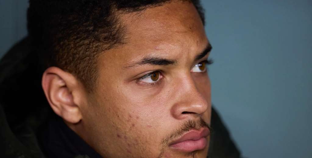 Llegó al Betis y dijo: "Vitor Roque me rompió la nariz, se la voy a devolver"