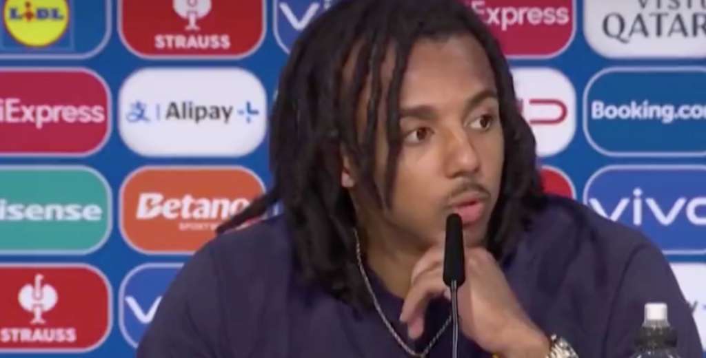 Francia clasific&oacute;, pero Kound&eacute; estall&oacute;: "Estoy decepcionado, no puede ser..."