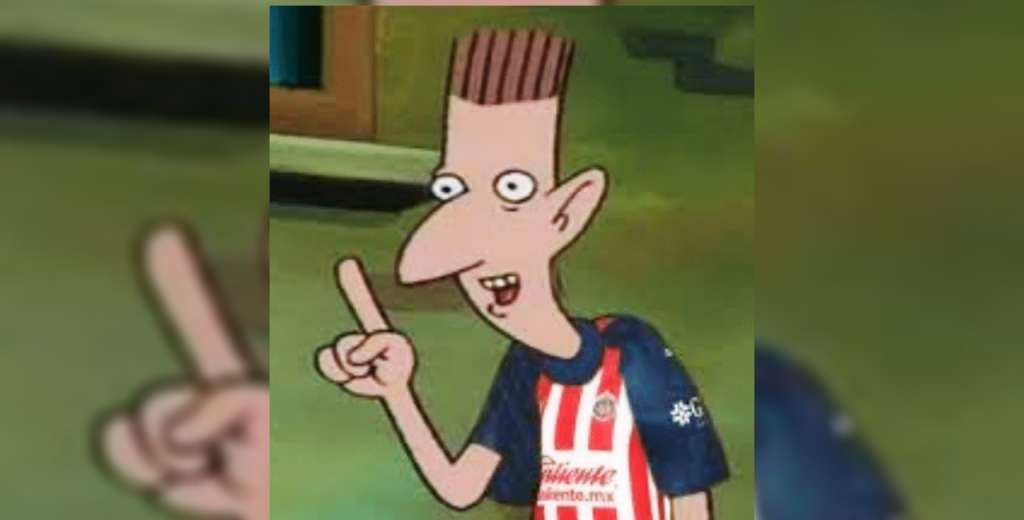Un jugador de Chivas pidi&oacute; disculpas por agredir a la prensa y estallaron los memes